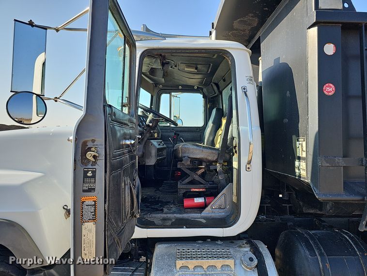 image for item IO9756 1997 Mack RD688S dump truck