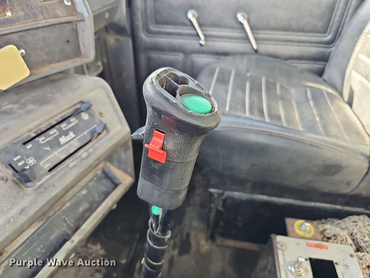 image for item IO9756 1997 Mack RD688S dump truck