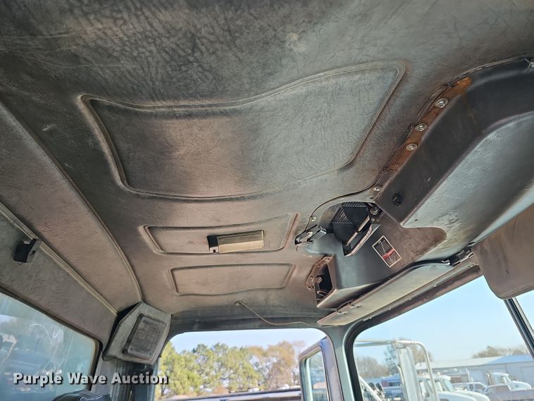 image for item IO9756 1997 Mack RD688S dump truck