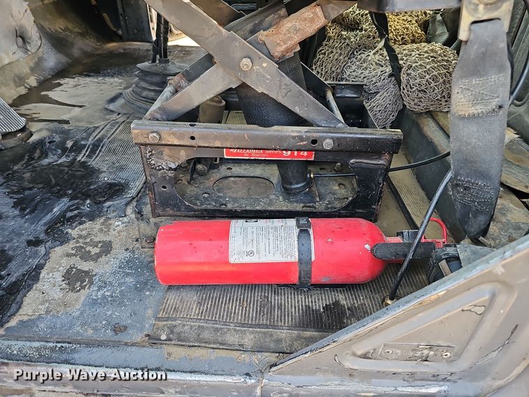 image for item IO9756 1997 Mack RD688S dump truck