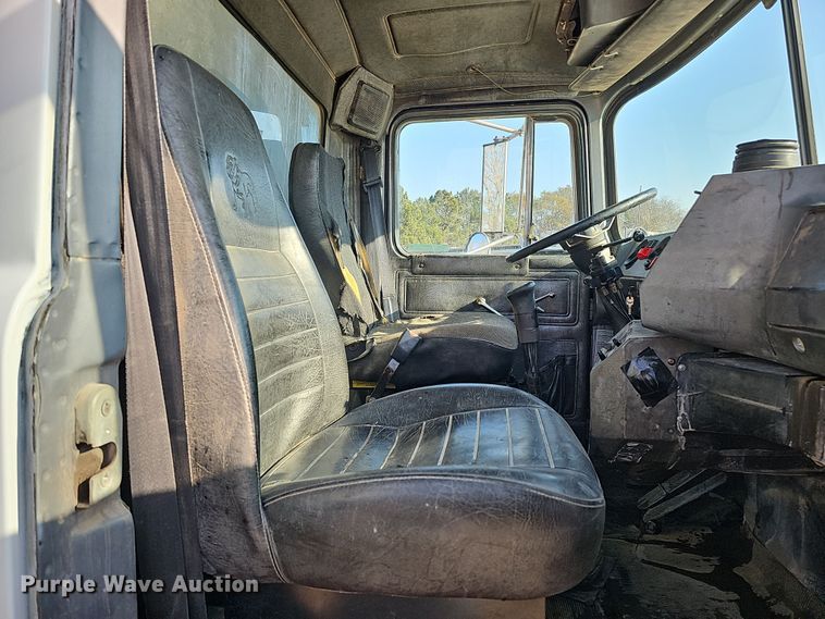 image for item IO9756 1997 Mack RD688S dump truck