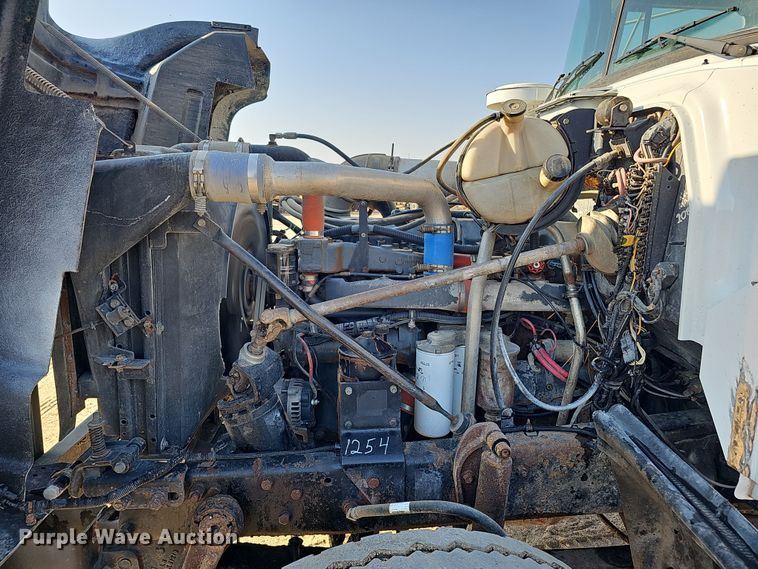 image for item IO9756 1997 Mack RD688S dump truck