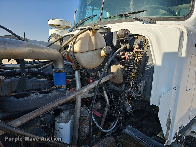 image for item IO9756 1997 Mack RD688S dump truck