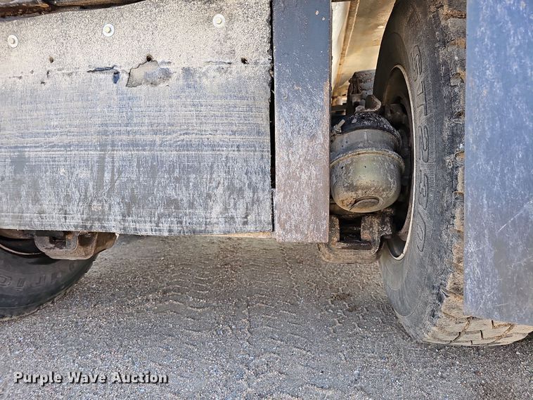 image for item IO9756 1997 Mack RD688S dump truck