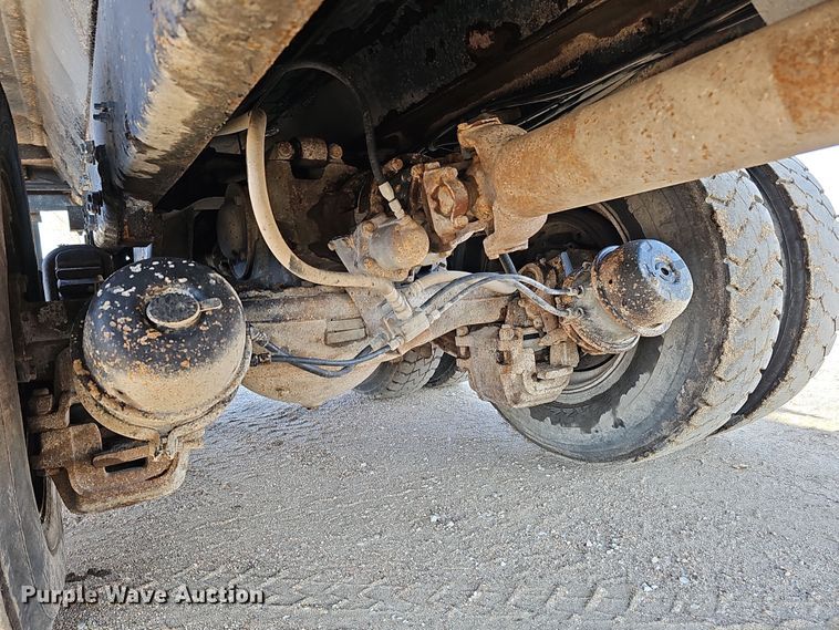 image for item IO9756 1997 Mack RD688S dump truck