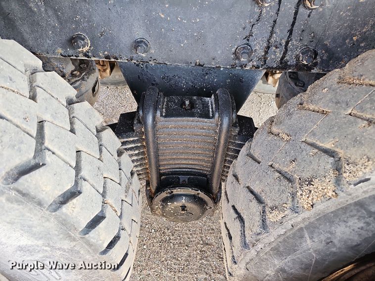 image for item IO9756 1997 Mack RD688S dump truck