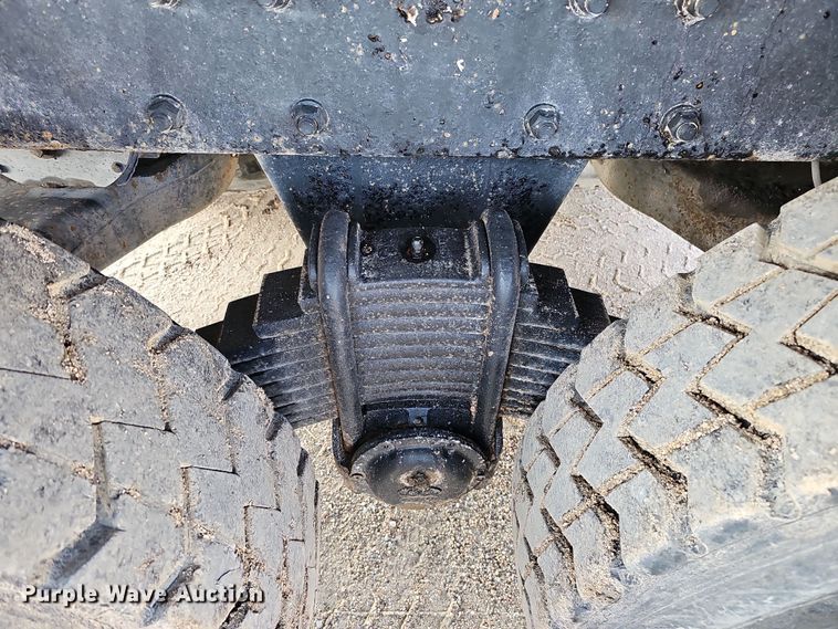 image for item IO9756 1997 Mack RD688S dump truck