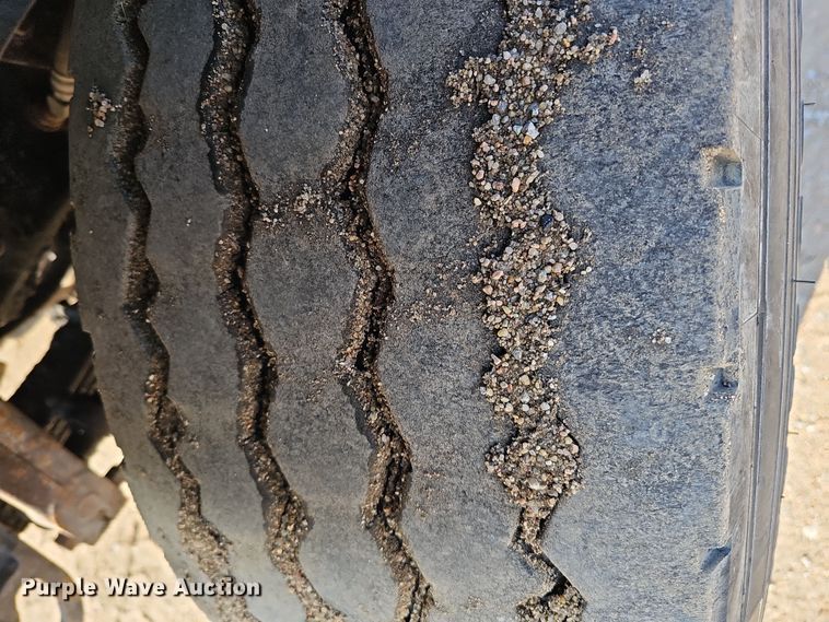 image for item IO9756 1997 Mack RD688S dump truck