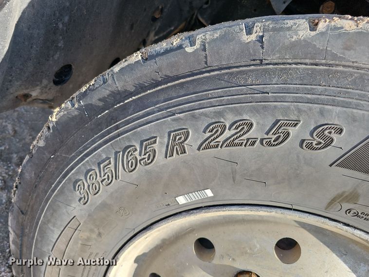 image for item IO9756 1997 Mack RD688S dump truck