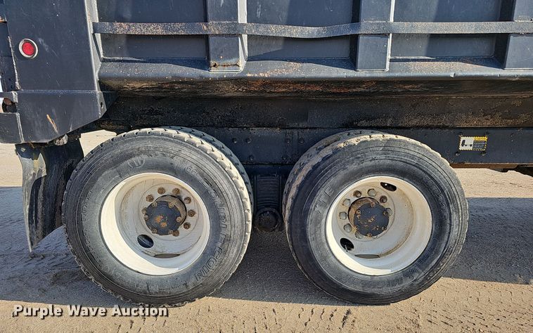 image for item IO9756 1997 Mack RD688S dump truck