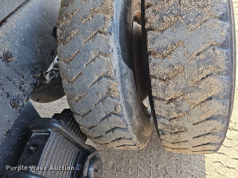 image for item IO9756 1997 Mack RD688S dump truck