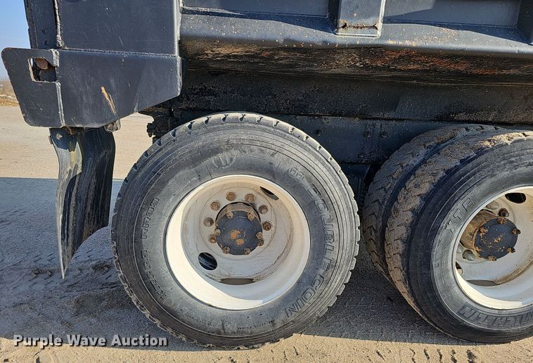 image for item IO9756 1997 Mack RD688S dump truck