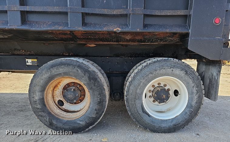 image for item IO9756 1997 Mack RD688S dump truck