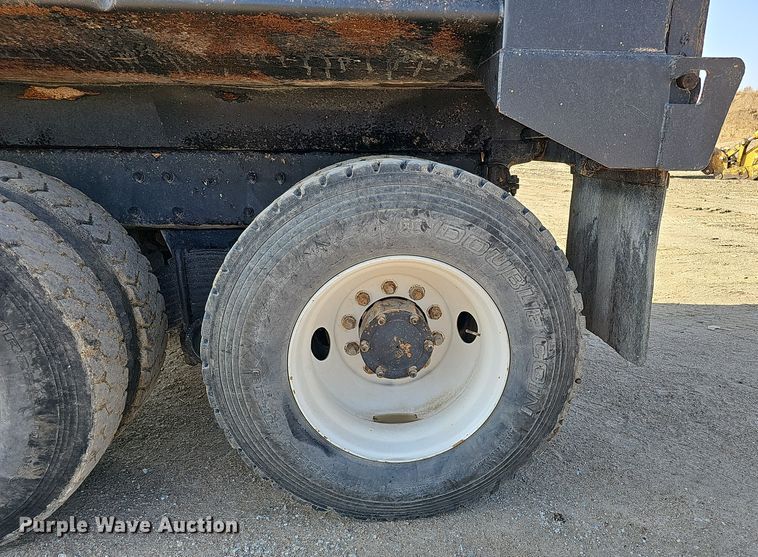 image for item IO9756 1997 Mack RD688S dump truck