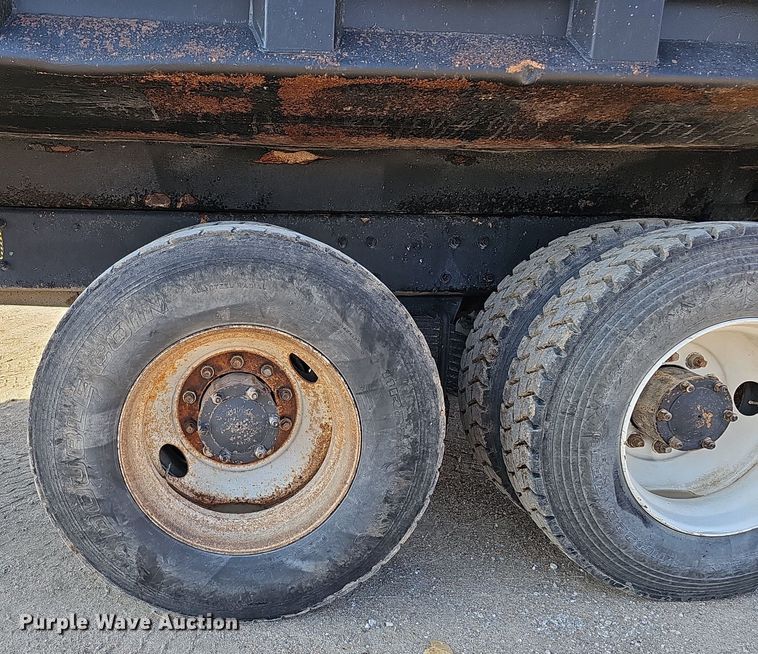 image for item IO9756 1997 Mack RD688S dump truck