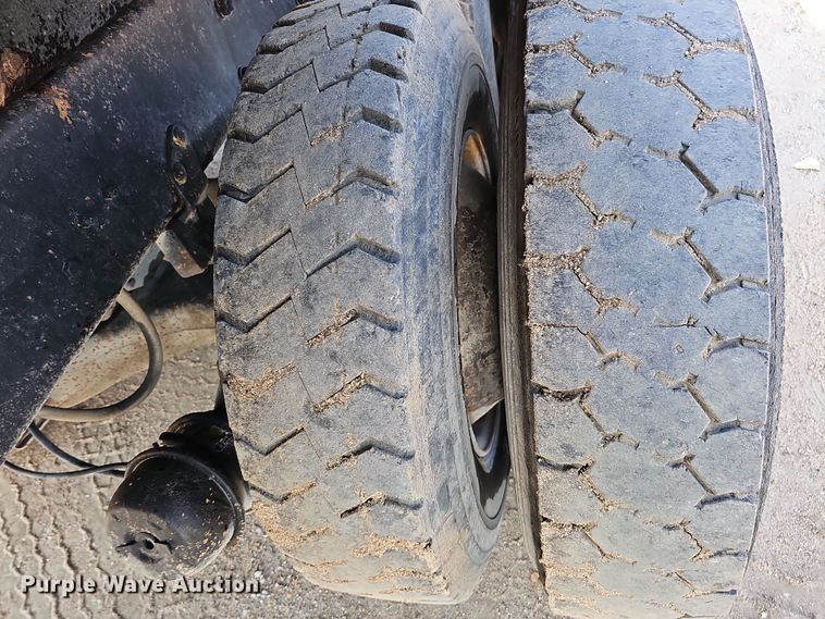 image for item IO9756 1997 Mack RD688S dump truck