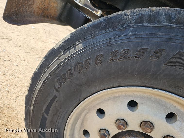 image for item IO9756 1997 Mack RD688S dump truck