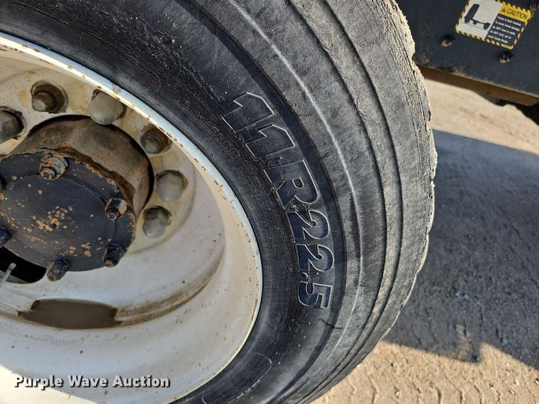 image for item IO9756 1997 Mack RD688S dump truck