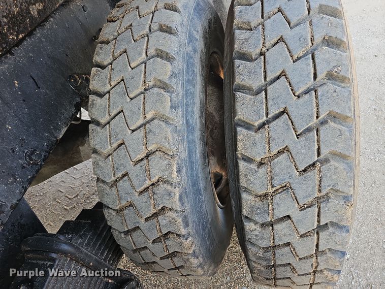 image for item IO9756 1997 Mack RD688S dump truck