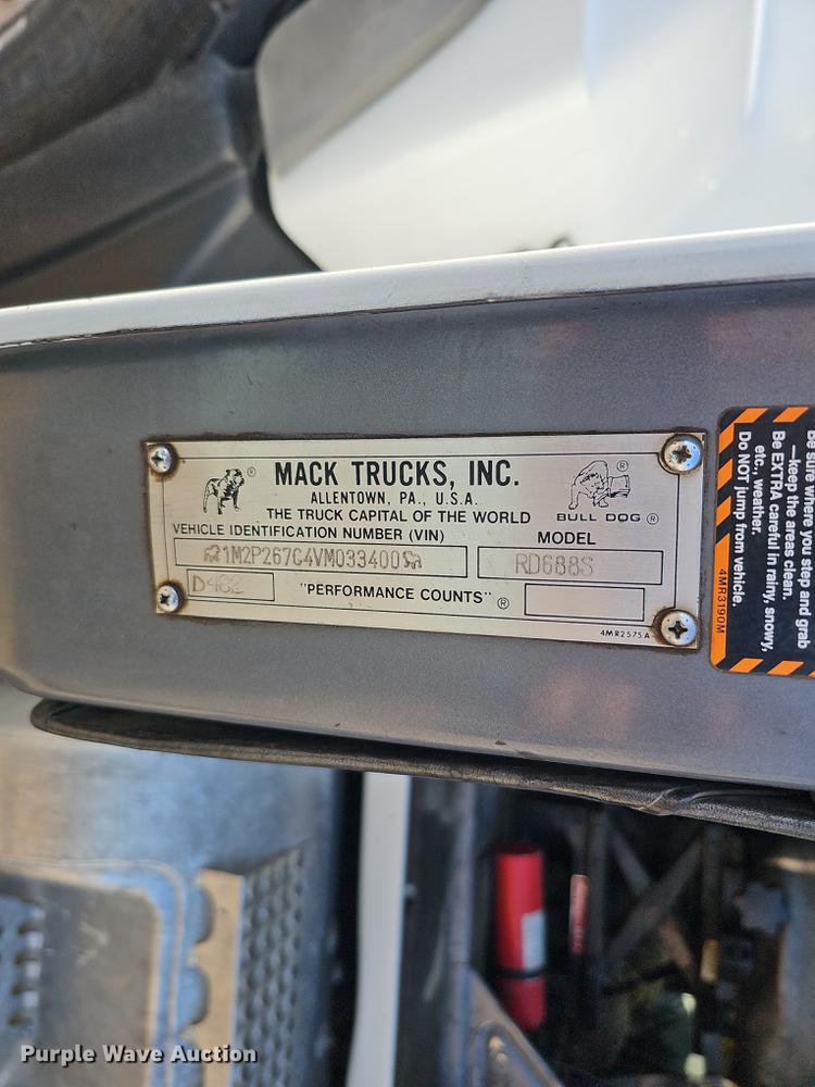 image for item IO9756 1997 Mack RD688S dump truck