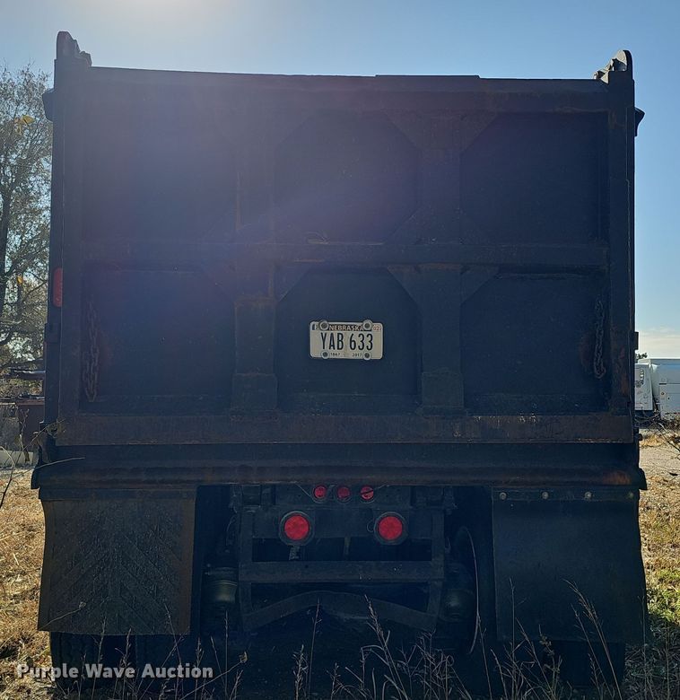 image for item IO9757 1997 Mack RD688S dump truck