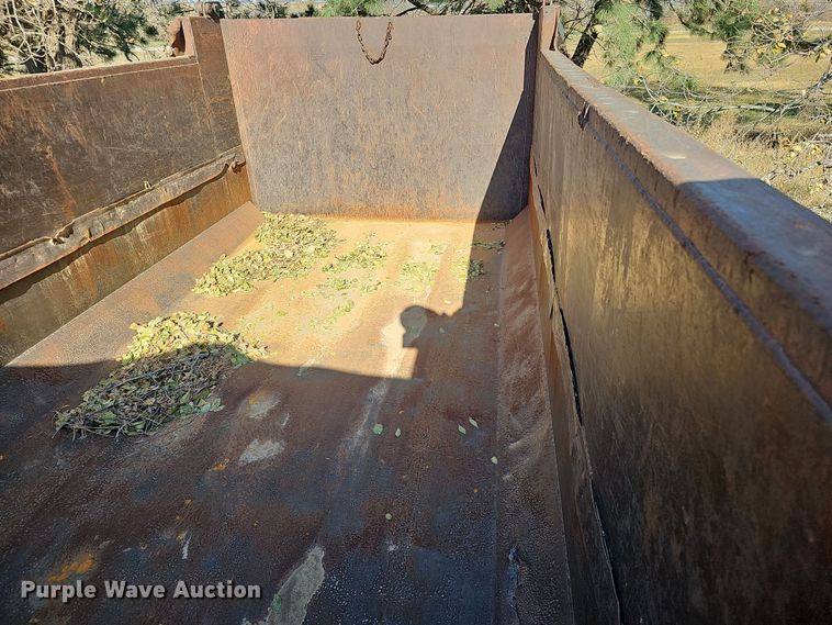 image for item IO9757 1997 Mack RD688S dump truck