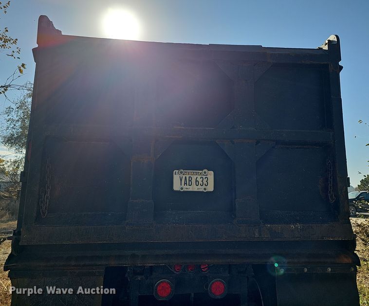 image for item IO9757 1997 Mack RD688S dump truck