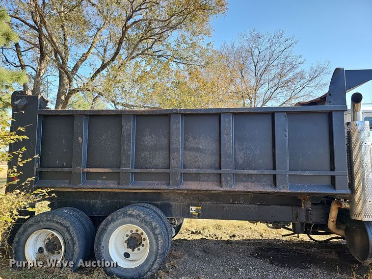 image for item IO9757 1997 Mack RD688S dump truck