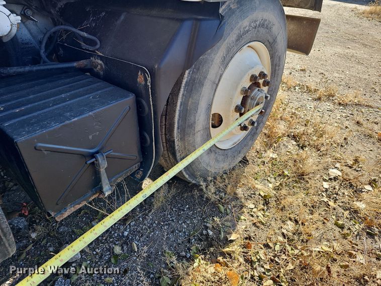 image for item IO9757 1997 Mack RD688S dump truck