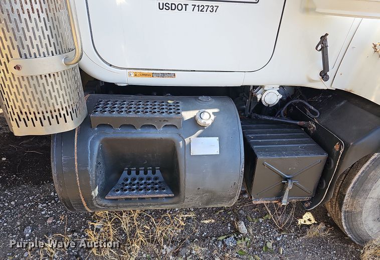 image for item IO9757 1997 Mack RD688S dump truck