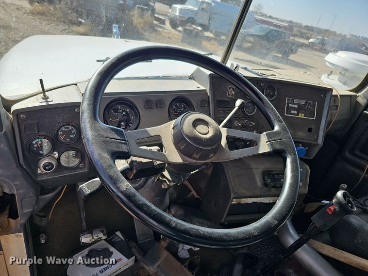 image for item IO9757 1997 Mack RD688S dump truck