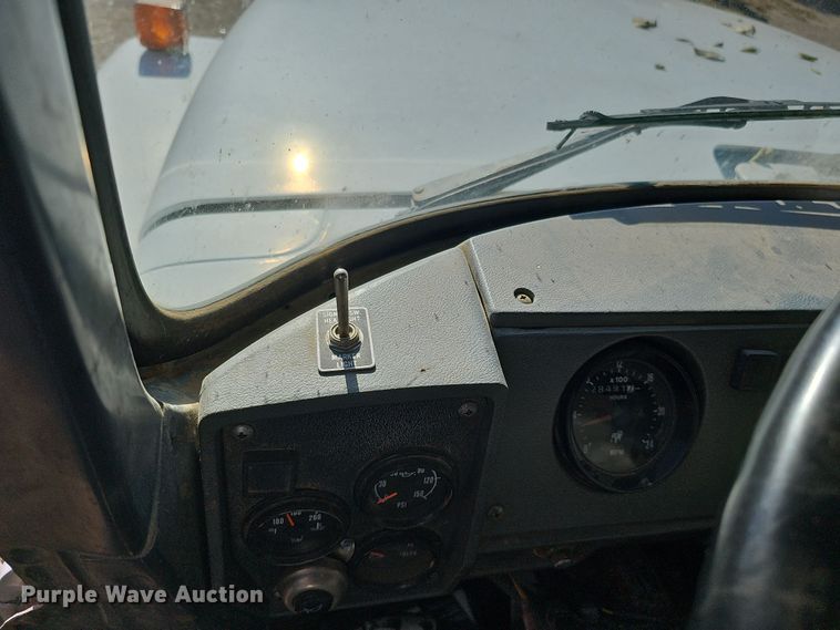 image for item IO9757 1997 Mack RD688S dump truck