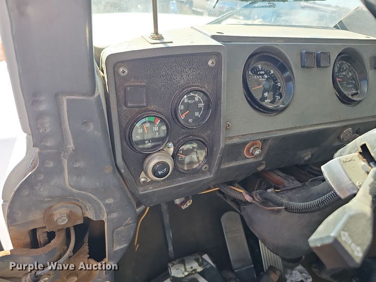 image for item IO9757 1997 Mack RD688S dump truck