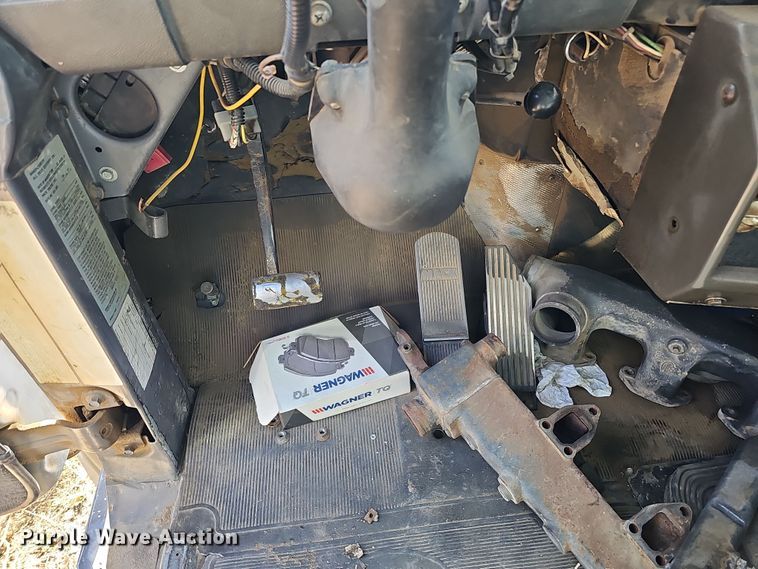 image for item IO9757 1997 Mack RD688S dump truck