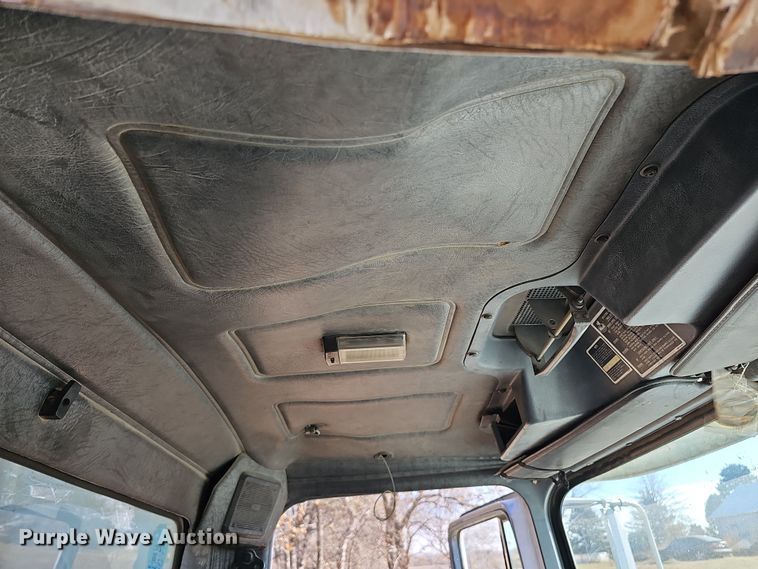 image for item IO9757 1997 Mack RD688S dump truck