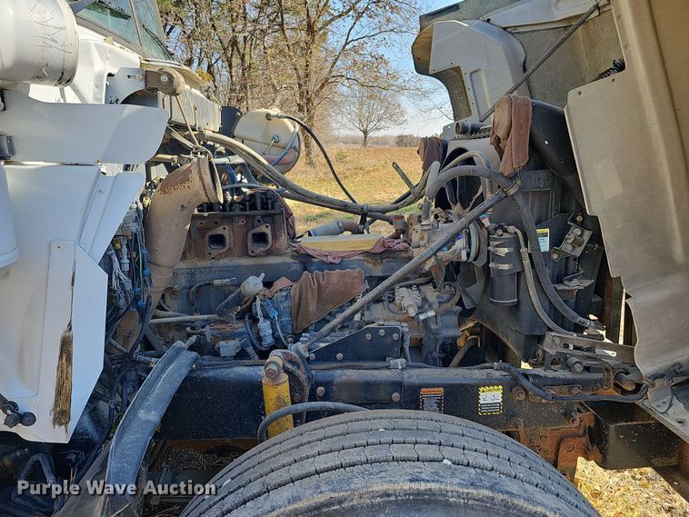 image for item IO9757 1997 Mack RD688S dump truck