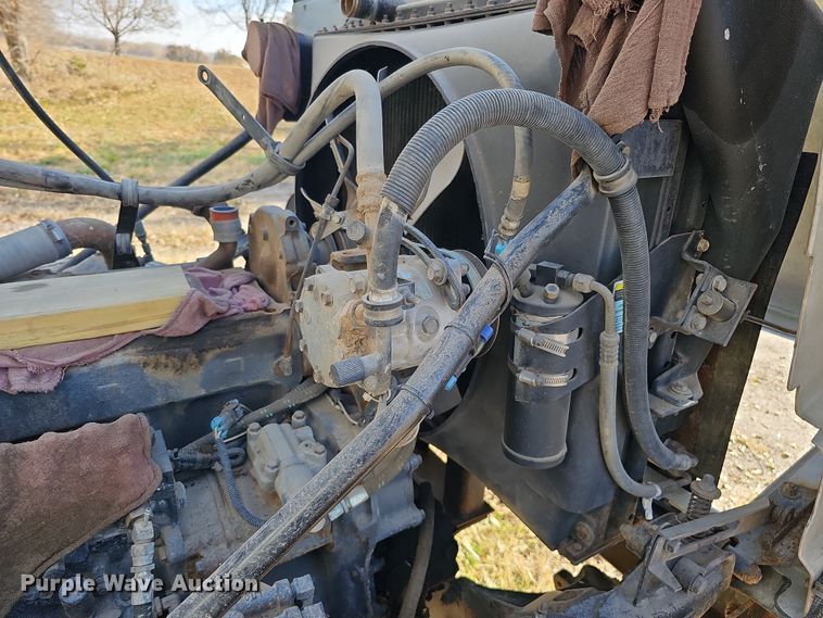 image for item IO9757 1997 Mack RD688S dump truck