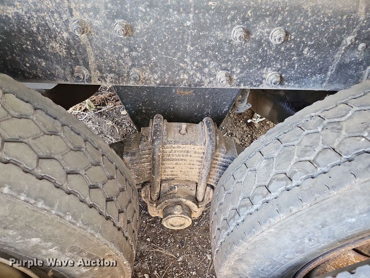 image for item IO9757 1997 Mack RD688S dump truck