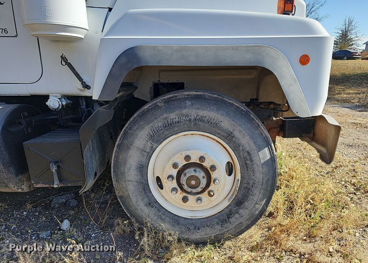 image for item IO9757 1997 Mack RD688S dump truck