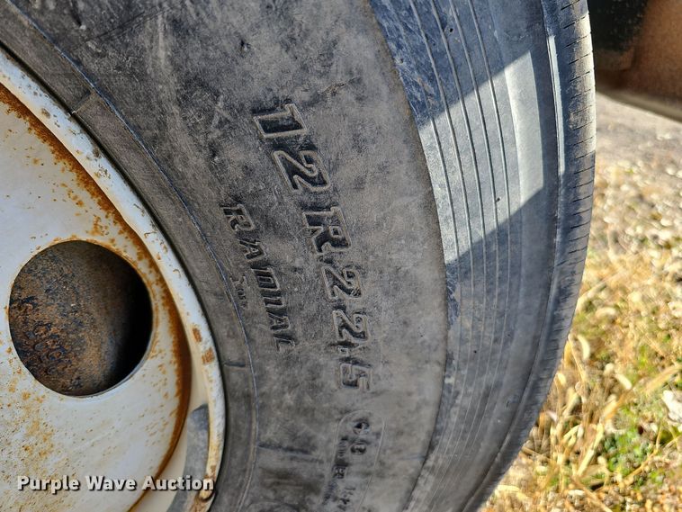 image for item IO9757 1997 Mack RD688S dump truck