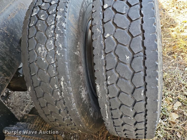 image for item IO9757 1997 Mack RD688S dump truck