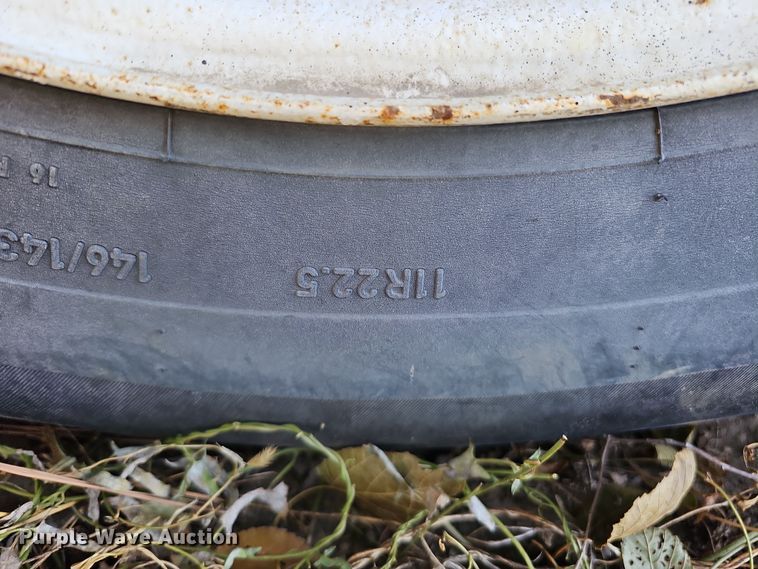 image for item IO9757 1997 Mack RD688S dump truck