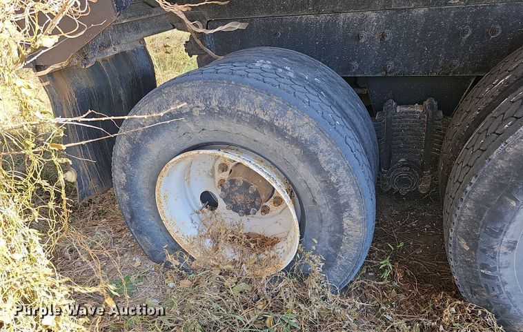 image for item IO9757 1997 Mack RD688S dump truck