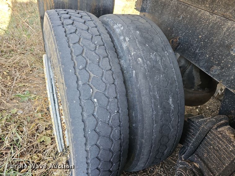 image for item IO9757 1997 Mack RD688S dump truck