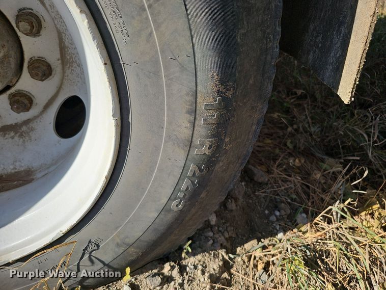 image for item IO9757 1997 Mack RD688S dump truck