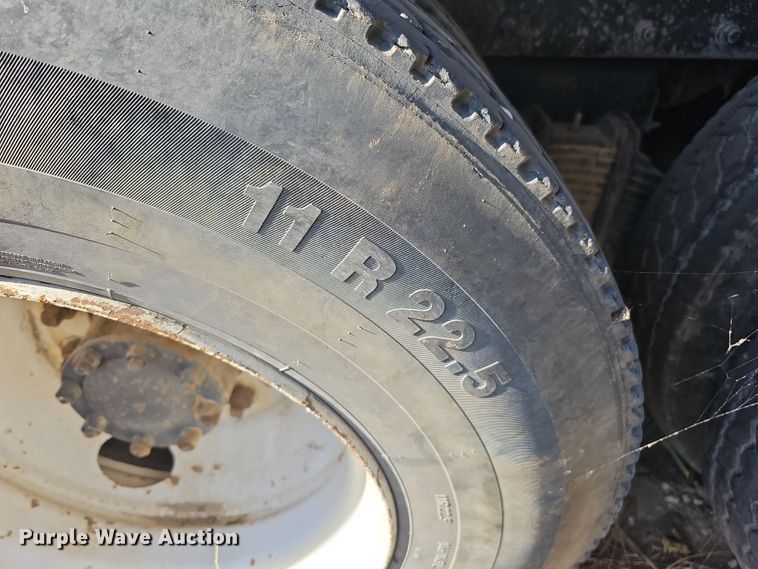 image for item IO9757 1997 Mack RD688S dump truck