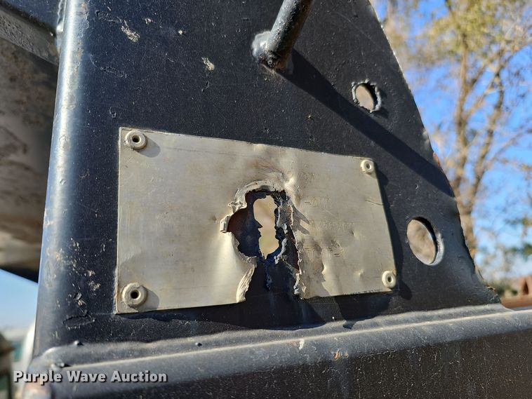 image for item IO9757 1997 Mack RD688S dump truck