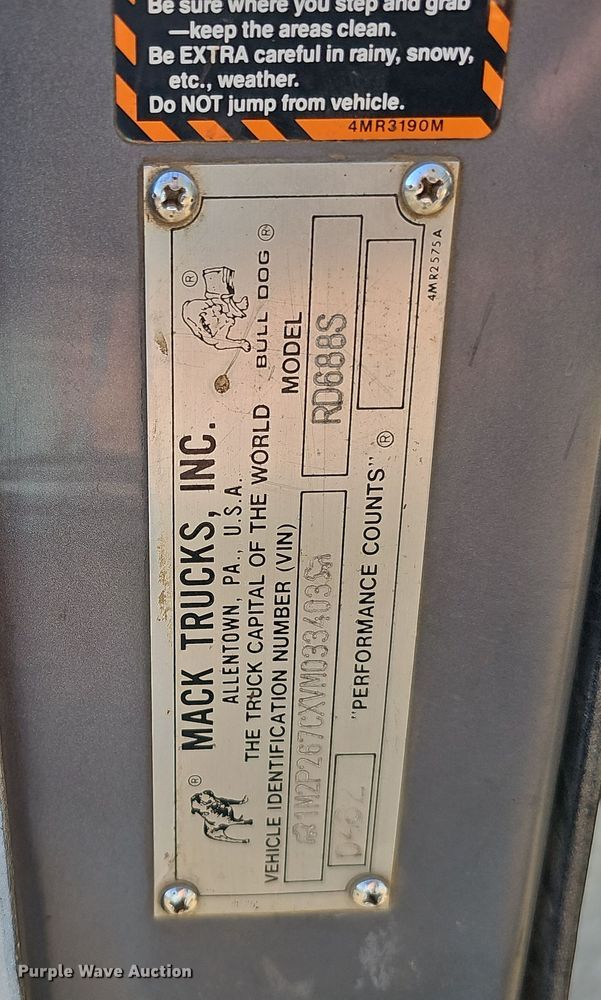 image for item IO9757 1997 Mack RD688S dump truck