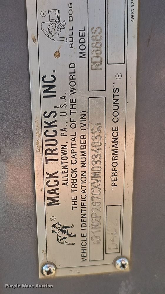 image for item IO9757 1997 Mack RD688S dump truck