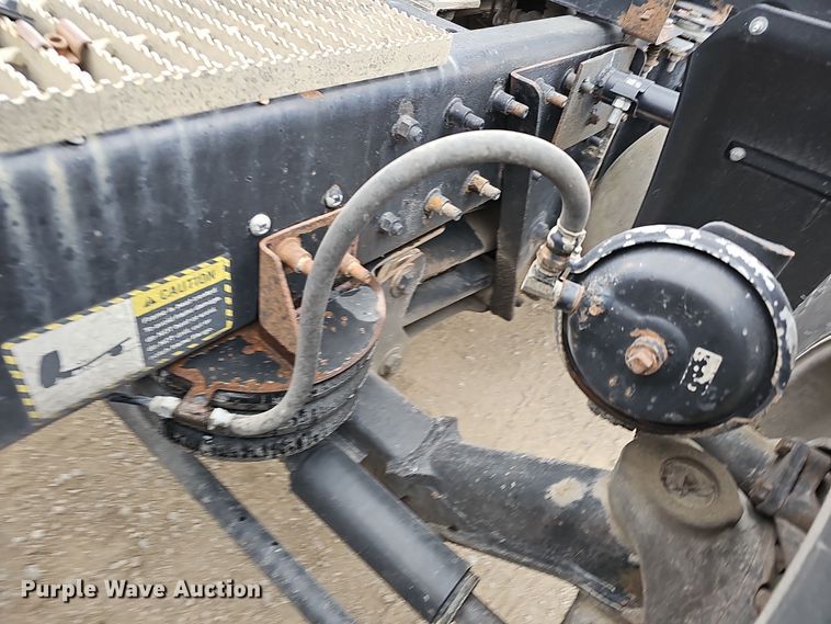 image for item IO9758 2001 Mack CX613 Vision semi truck